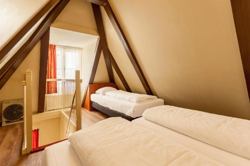 A-Train Hotel image 49