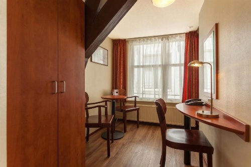 A-Train Hotel image 5