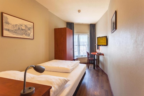 A-Train Hotel image 9